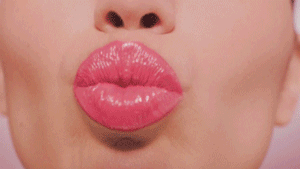 Gif animé bouche rouge à lèvres